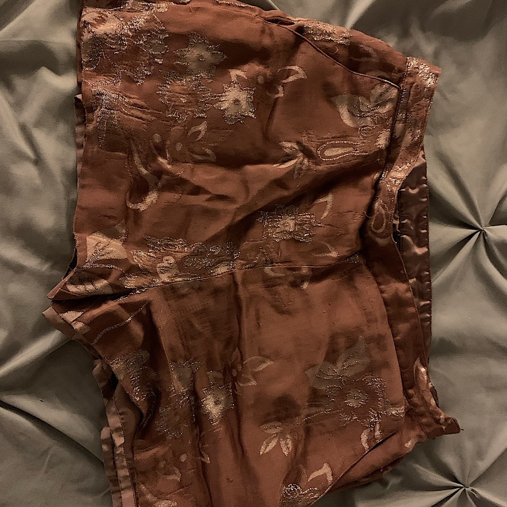 Purple high wasted fancy shorts; Tildon